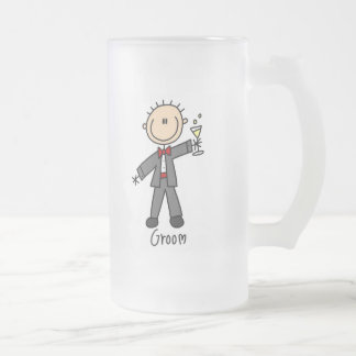 Une boisson pour la tasse de marié