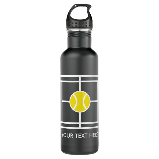 Une bouteille d'eau offerte au joueur du court de (Devant)