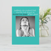 Une carte d'anniversaire amusante pour une fille d (Debout devant)