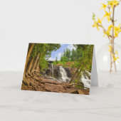 Une carte de voeux magnifique de photo de cascade (Fleur jaune)