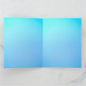 Une carte dégradée bleue vide affichée sur un marb (Intérieur)