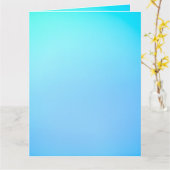 Une carte dégradée bleue vide affichée sur un marb (Fleur jaune)