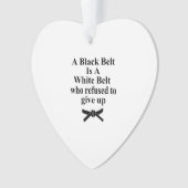 une ceinture noire est une ceinture blanche karate (devant)