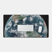 Une Chaîne Perdue De Cyclones Tropicaux (Clavier et souris)