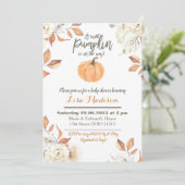 Une citrouille douce est en route invitation à une (Debout devant)