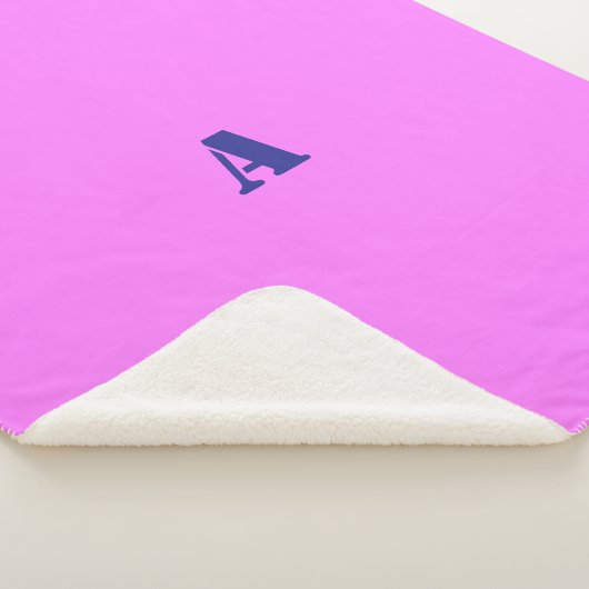 Une couverture rose Monogramme Bleue (3/4)