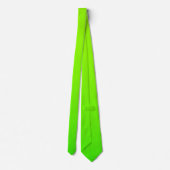 Une cravate vert néon vibrant pend (Dos)