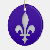 Une décoration ornementale en argent (Gauche)