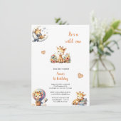 UNE ÉLÉGANTE INVITATION D'ANNIVERSAIRE GIRAFFE (Debout devant)