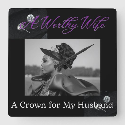 Une épouse digne Horloge murale carrée noire (Recto)