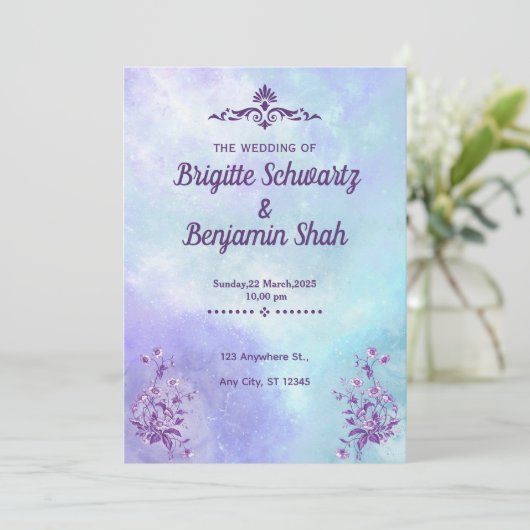 Une faire-part de mariage esthétique bleu violet (Debout devant)