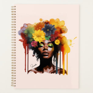 Une femme afro-américaine avec les cheveux d'afro-