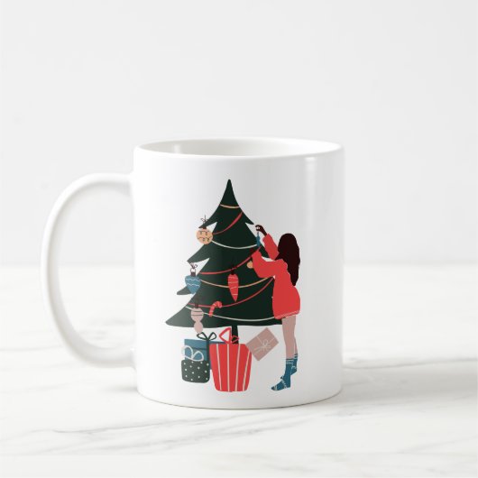 Une femme noire décorant la Mug Café Arbre de Noël (Gauche)