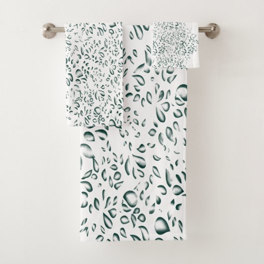 Une goutte d'argent se divise en un bassin de liqu (En situation)