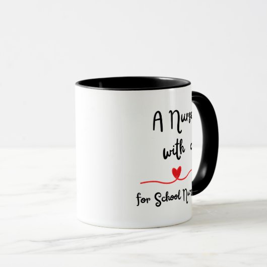 Une infirmière avec un coeur pour la Mug de soins  (Devant droit)
