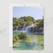 Une invitation avec l'arrière - plan de l'eau natu (Dos)