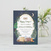 Une invitation de premier anniversaire de camping- (Debout devant)