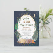 Une invitation de premier anniversaire de camping- (Debout devant)