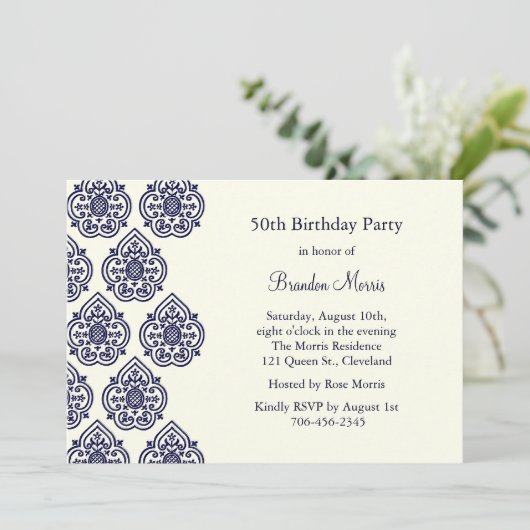 Une invitation vintage d'anniversaire de damassé (Debout devant)