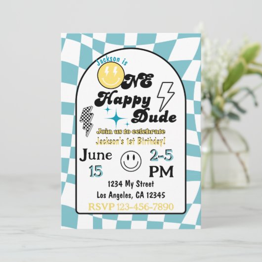 Une joyeuse invitation d'anniversaire (Debout devant)