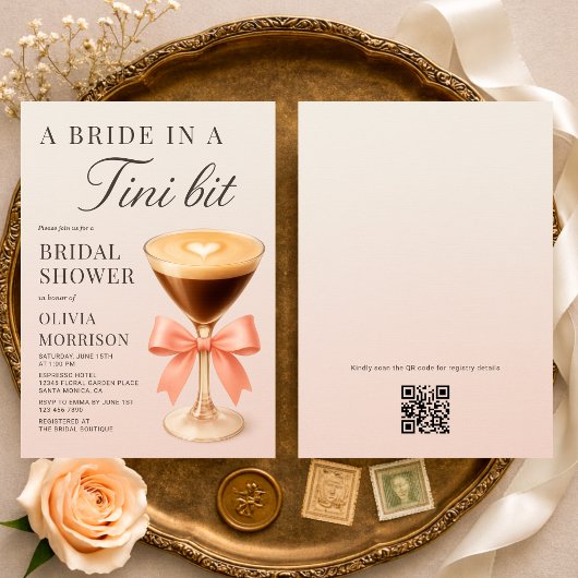 Une mariée dans un faire-part de douche de mariage