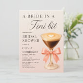Une mariée dans un faire-part de douche de mariage (Debout devant)