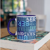 Une Mug Pleine De Noms Bleus