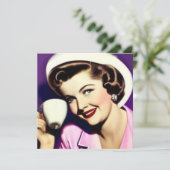 Une petite carte avec une femme stylisée rétro des (Debout devant)