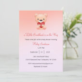 Une petite chérie est sur la voie Invitation (Debout devant)