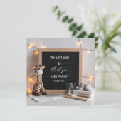 Une petite girafe douce faire-part de grossesse en (Debout devant)