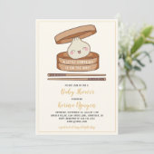 Une Petite Invitation De Baby shower En Doublure (Debout devant)