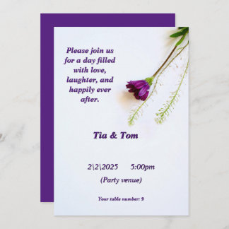 Une simple invitation en blanc et violet