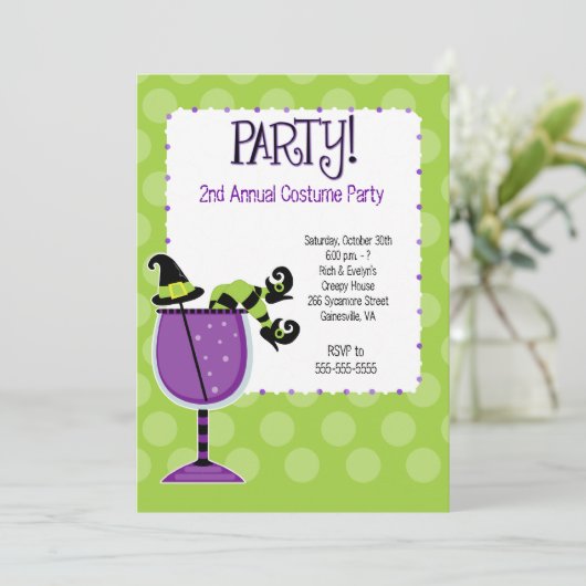 Une sorcière en cocktail Invitation à une soirée c (Debout devant)