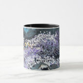 Une tasse à café avec des oeuvres d'art violettes (Centre)