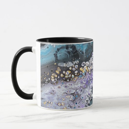 Une tasse à café avec des oeuvres d'art violettes (Gauche)