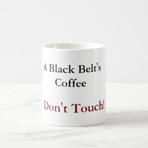 Une tasse de café de ceinture noire
