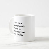 Une tasse est quelque chose que vous buvez de (Devant gauche)