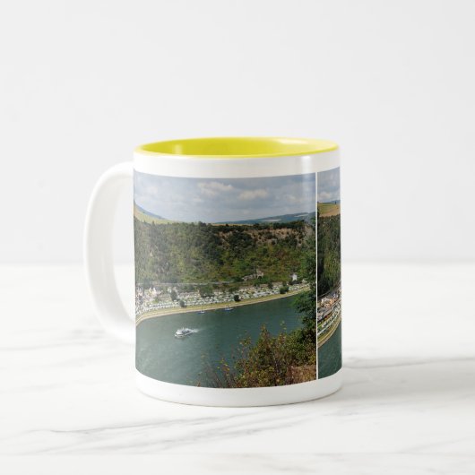 Une tasse jaune bicolore (Devant gauche)