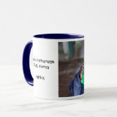 Une tasse pour aider des orphelins de SIDA (Devant gauche)