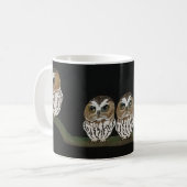 Une tasse représentant quatre petits hibou (Devant gauche)