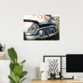 Une vieille voiture dans une affiche de Junkyard (Bureau à domicile)