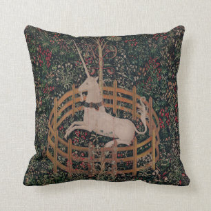 Unicorn Hunt Medieval Art - Unicorn Rests in Garde Kussen