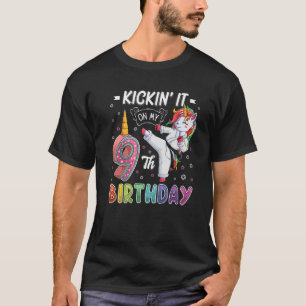Unicorn Karate 9e verjaardag Negen 9 jaar oude Tae T-shirt