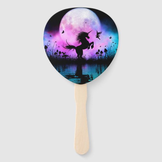 Unicorn met een beetje fee handwaaier (Voorkant)
