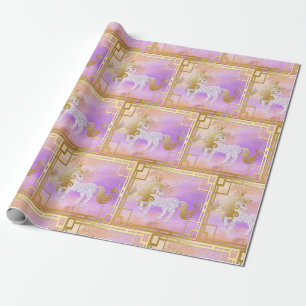 Unicorn met gouden kroon op een roze vioolgoud cadeaupapier