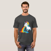 Unicorn Puking Rainbows Graphic Funny Rainbow T-shirt (Voorkant volledig)