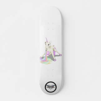 Unicorn puking regenboogster paarse sterren skateboard