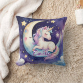 Unicorne dormant sur la lune Coussin de nom modifi (Couverture)