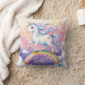 Unicorne sur Rainbow Editable Name Coussin (Couverture)