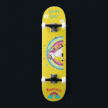 Unicorne sur skateboard avec légendes personnalisé<br><div class="desc">Unicorne sur skateboard avec légendes personnalisées Unicorn Personnalisé Skateboard CLIQUEZ SUR OPTION PERSONNALISER MODÈLE ET ENTREZ LE NOM. vous pouvez également personnaliser d'autres légendes. skateboard cool conçu avec des couleurs vives et pour l'arrière - plan et une licorne funky chevauchant un skateboard. Ce Skateboard est une excellente idée cadeau pour...</div>